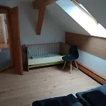 Gruenzeit Ferienwohnung, Vor Der Haustuere アパート *