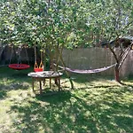 Apartman Gruenzeit Ferienwohnung, Vor Der Haustuere