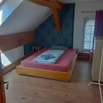 Gruenzeit Ferienwohnung, Vor Der Haustuere アパート *