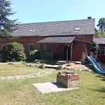 Gruenzeit Ferienwohnung, Vor Der Haustuere アパート *