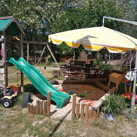 Schaeferhof, Vor Der Haustüre Apartment